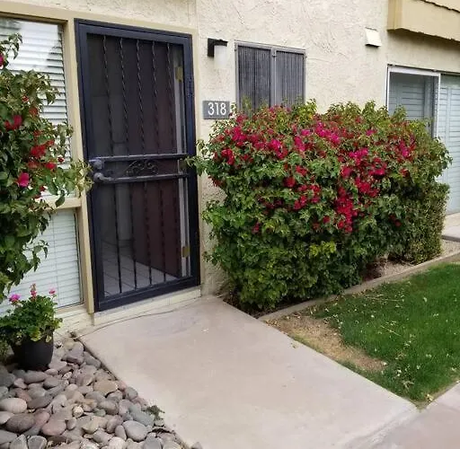 Entire 2 Level Townhouse In Old Town Scottsdale! * Scottsdale