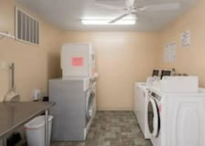 Entire 2 Level Townhouse In Old Town Scottsdale! Apartament
