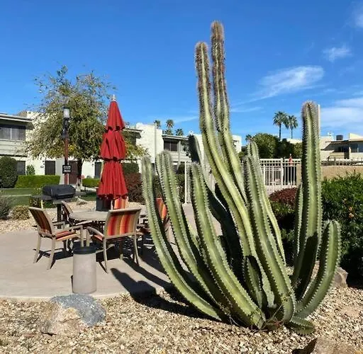 Entire 2 Level Townhouse In Old Town Scottsdale! Apartament
